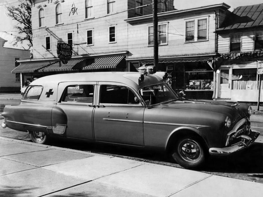  Packard 300 Ambulance by Henney 1951 года  (фото 1 из 3)